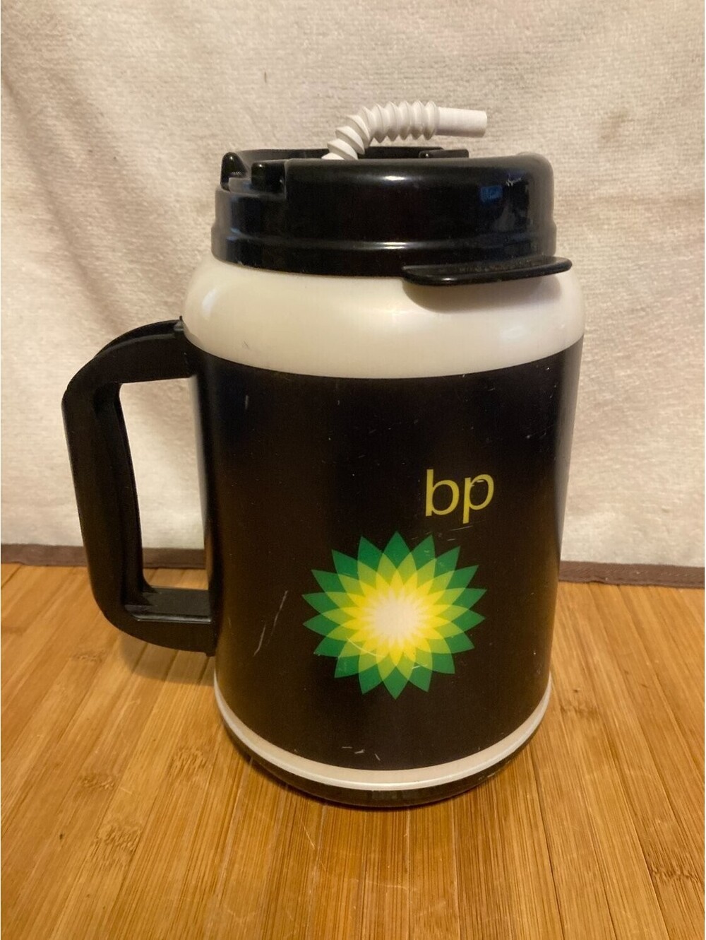 Whirley Bp MM-44 64 Oz Insulated Beverage Dispenser Vintage Black White Green